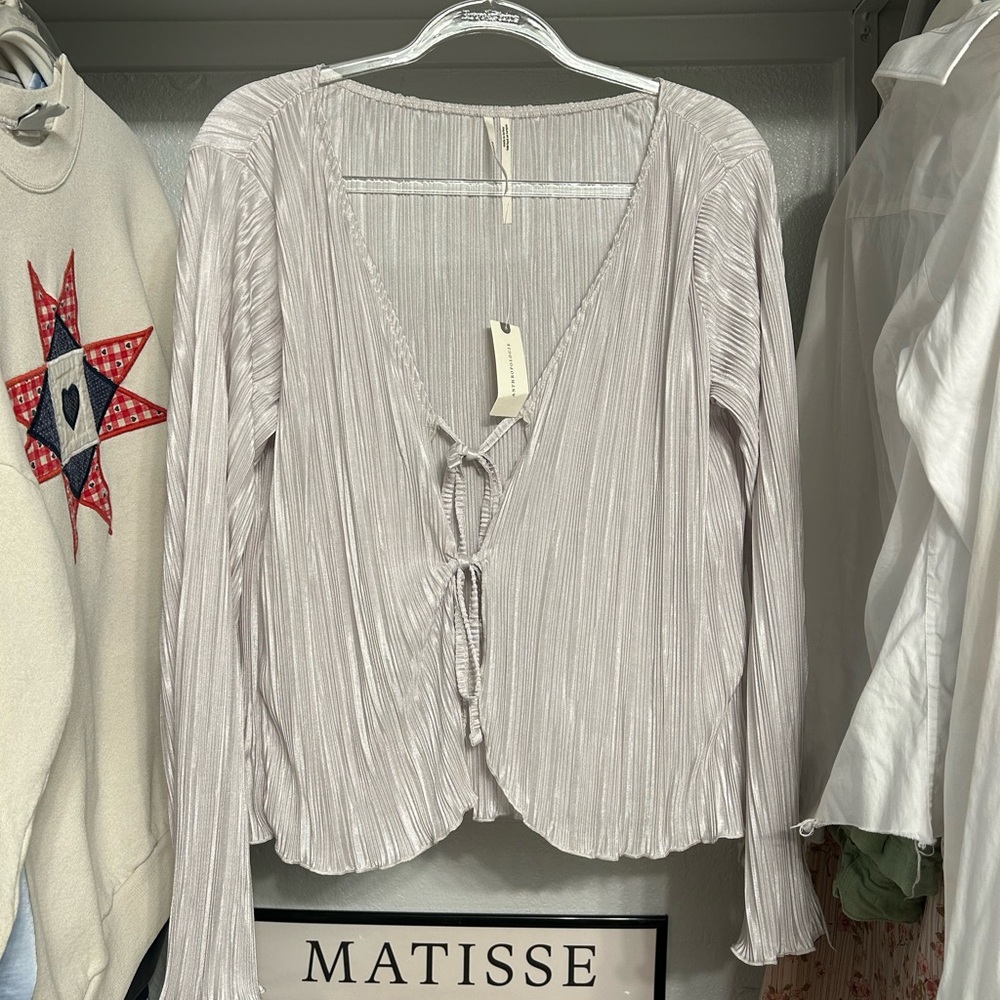 Anthropologie long sleeve tie-front top